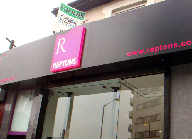 aluminium illuminated shop signs